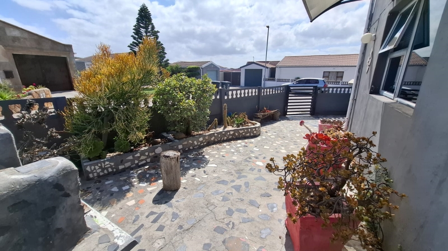3 Bedroom Property for Sale in Strandfontein Village Western Cape